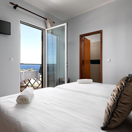 Perola Views Inn By Madeira Sun Travel ปอร์โต โมนิซ ภายนอก รูปภาพ