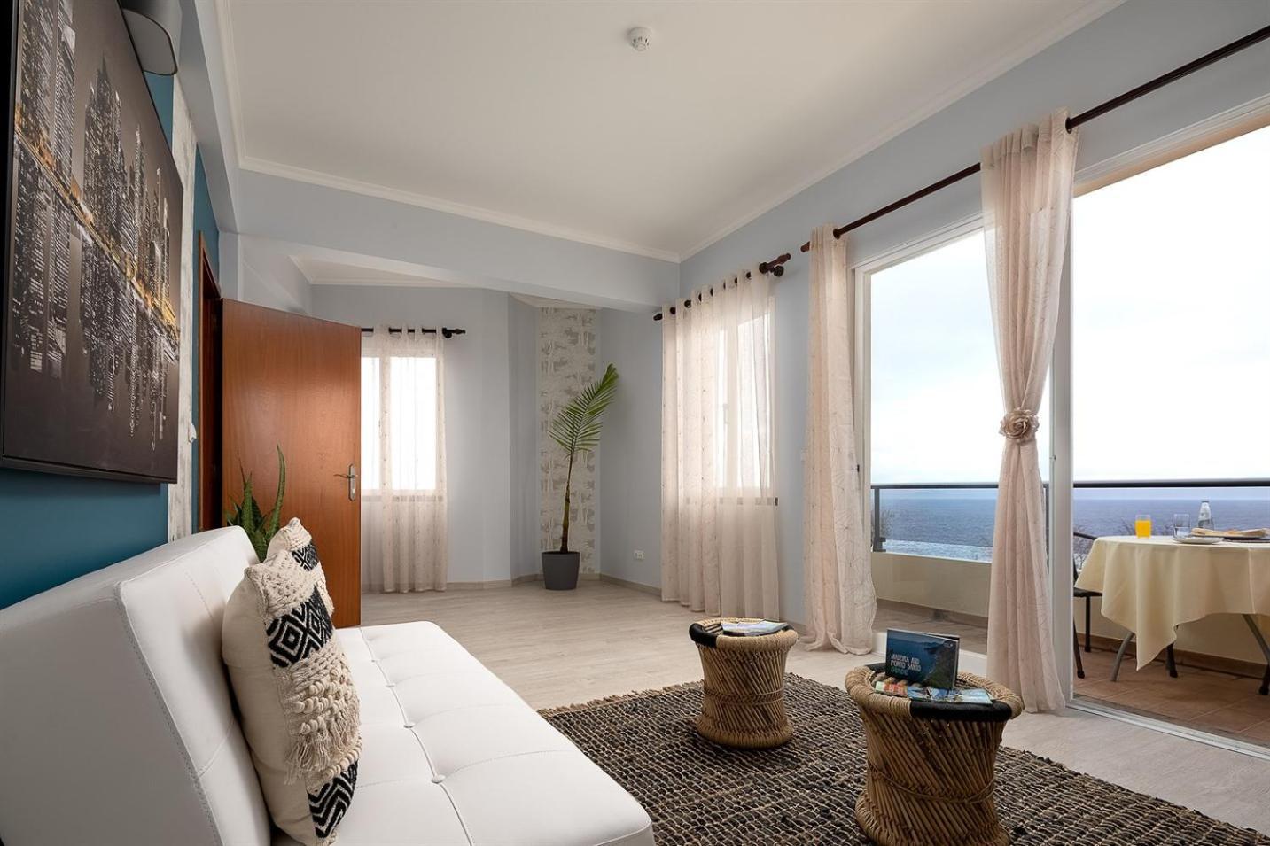 Perola Views Inn By Madeira Sun Travel ปอร์โต โมนิซ ภายนอก รูปภาพ