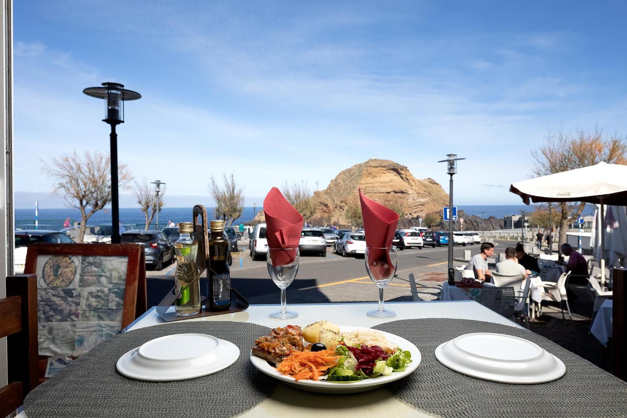 Perola Views Inn By Madeira Sun Travel ปอร์โต โมนิซ ภายนอก รูปภาพ