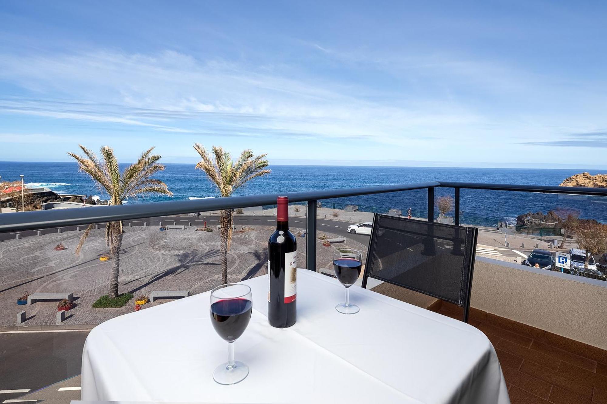 Perola Views Inn By Madeira Sun Travel ปอร์โต โมนิซ ภายนอก รูปภาพ
