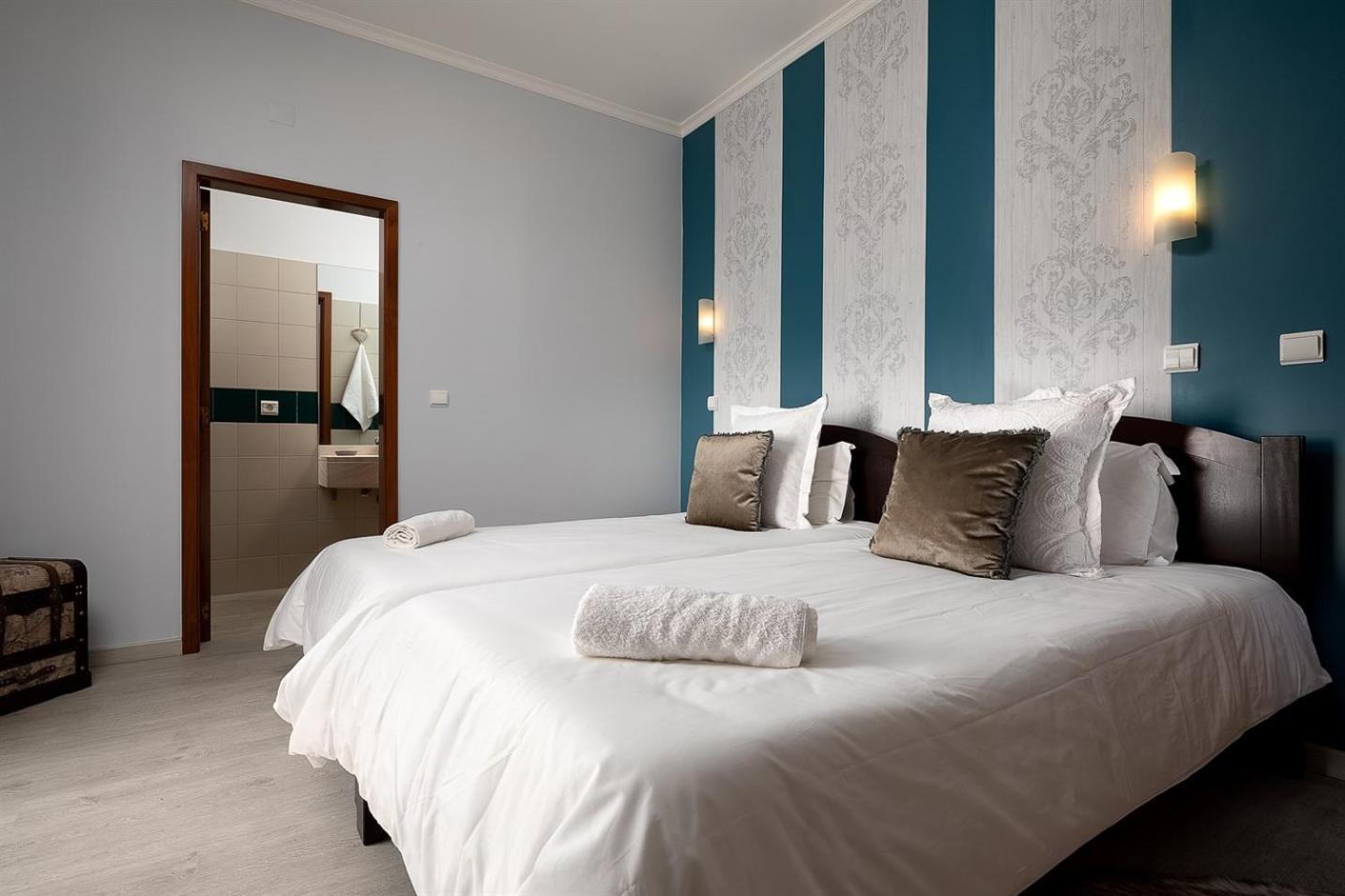 Perola Views Inn By Madeira Sun Travel ปอร์โต โมนิซ ภายนอก รูปภาพ