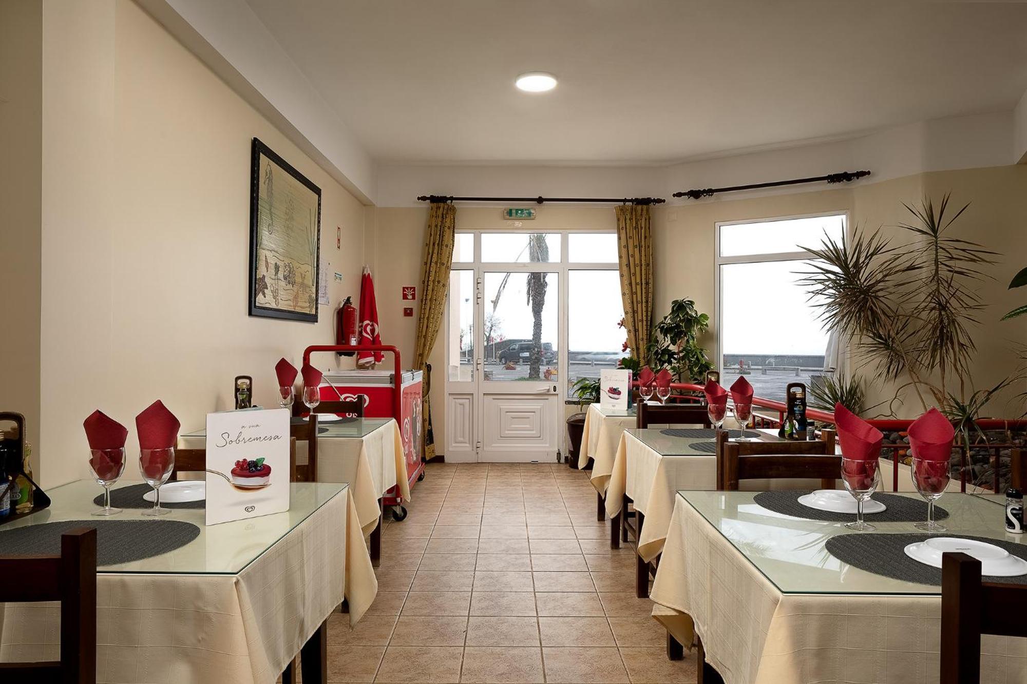 Perola Views Inn By Madeira Sun Travel ปอร์โต โมนิซ ภายนอก รูปภาพ