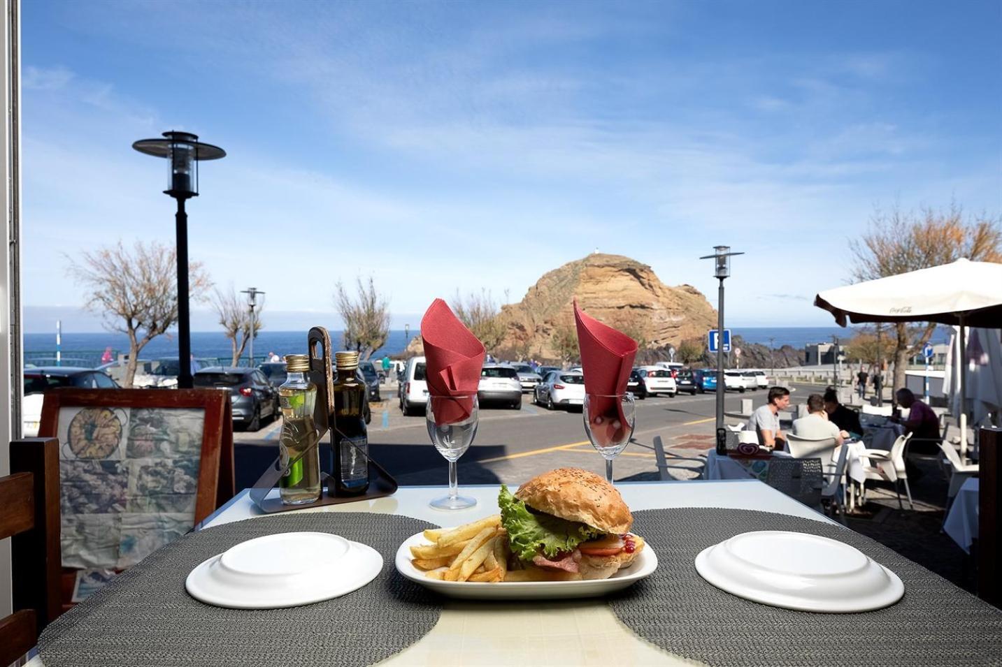 Perola Views Inn By Madeira Sun Travel ปอร์โต โมนิซ ภายนอก รูปภาพ